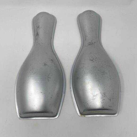 3D bowling pin cake pan Vintage Wilton #502-4424 - Picture 1 of 3